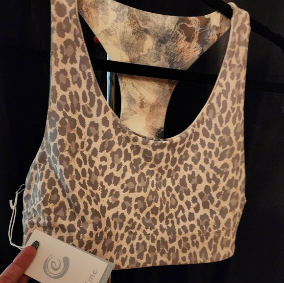 Johnny Was Calme NWT (NOT CAMO) matching Sports Bra - Picture 3 of 5